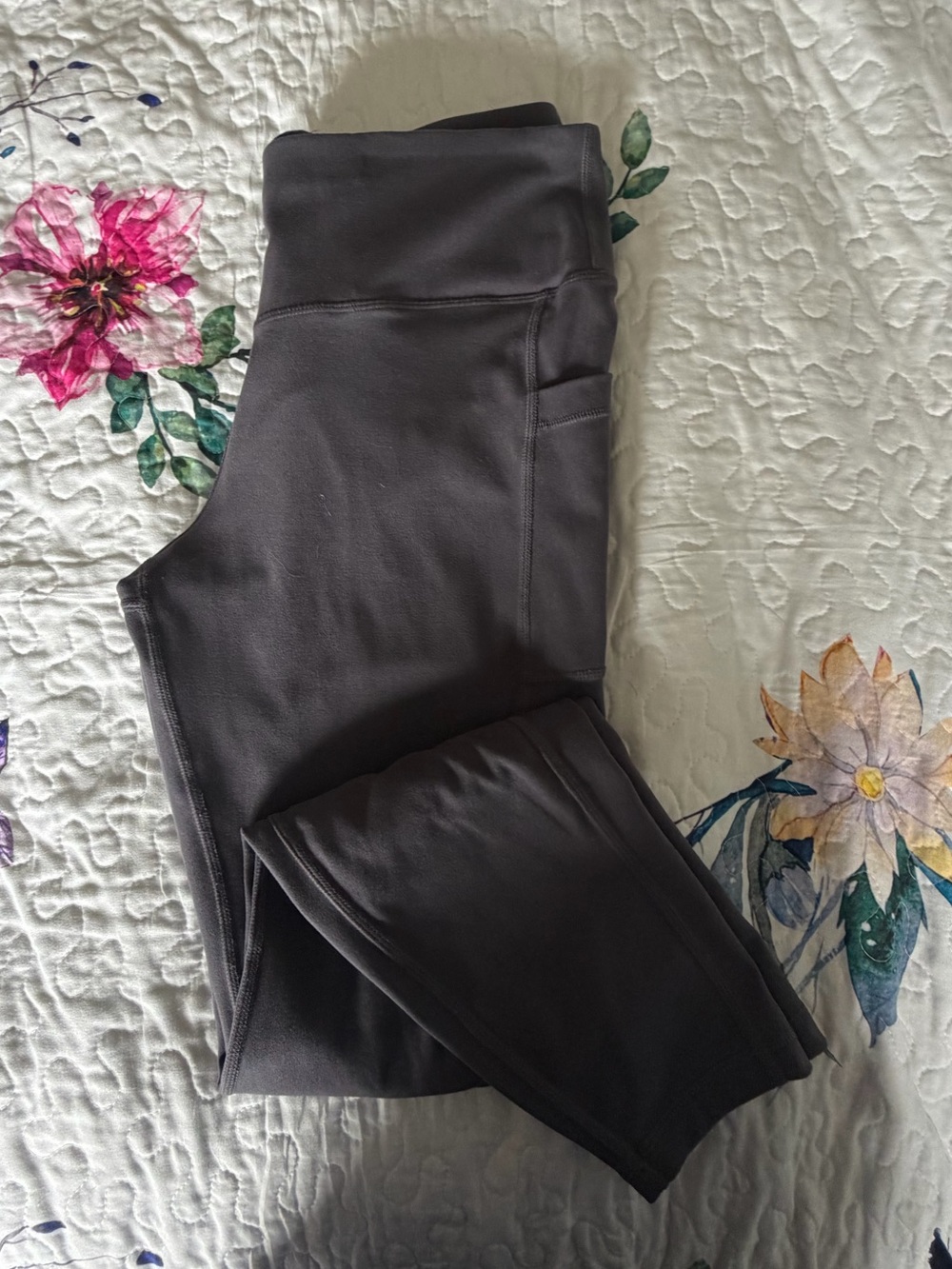 High-Rise Gray Leggings with Supportive Waistband Large